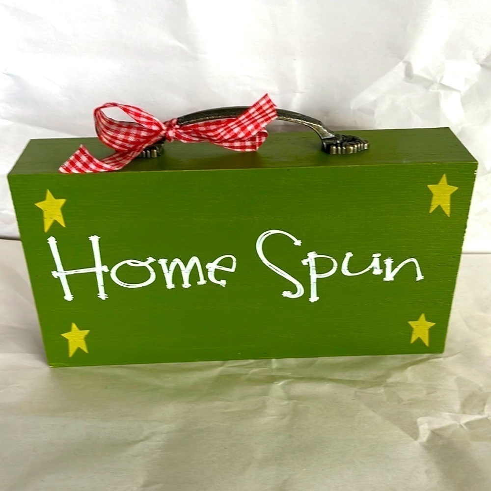 HOME Spun” country table decor